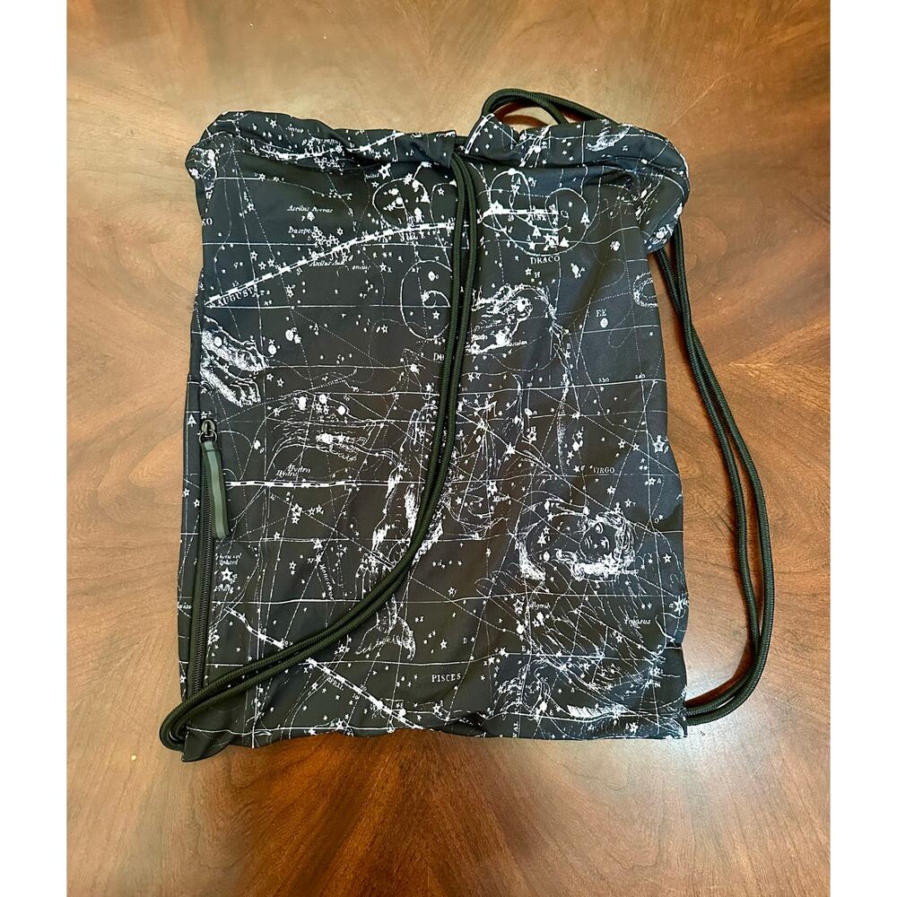 NWOT GapFit Drawstring bag - Picture 5 of 7